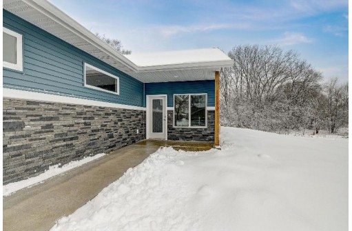 216 Chalet Drive, Stoughton, WI 53589