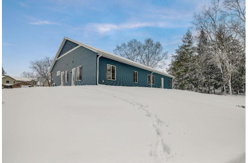 216 Chalet Drive, Stoughton, WI 53589