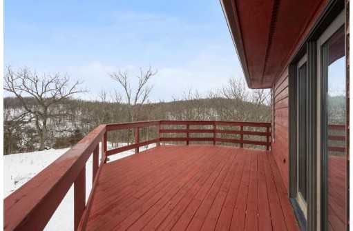 4250 Green Leaf Drive, Dodgeville, WI 53533