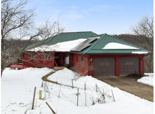 4250 Green Leaf Drive Dodgeville, WI 53533