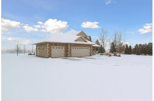 5333 E Clayshire Drive, Milton, WI 53563