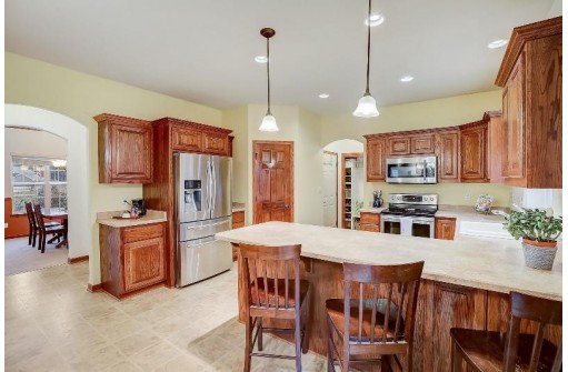 W8225 Bridle Path, Lake Mills, WI 53551