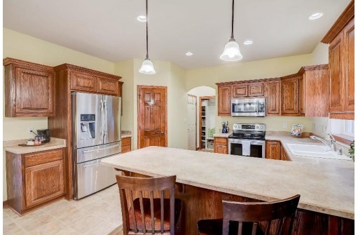 W8225 Bridle Path, Lake Mills, WI 53551