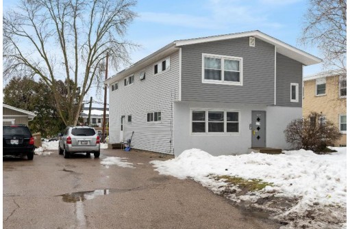 2009 Lake Point Drive, Madison, WI 53713