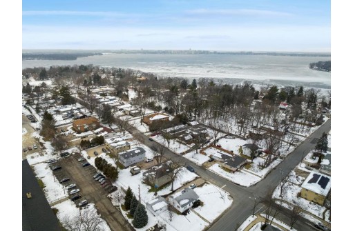 2009 Lake Point Drive, Madison, WI 53713