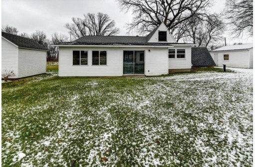 3647 Old Stage Road, Brooklyn, WI 53521