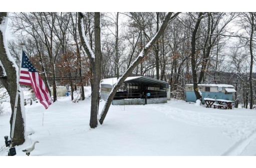 445 Busch Road, Highland, WI 53543