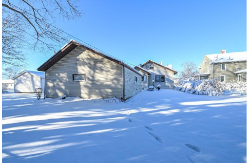 25 S Ringold Street, Janesville, WI 53545