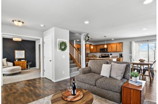 511 S Musket Ridge Drive, Sun Prairie, WI 53590