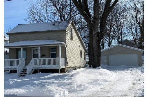 909 Madison Street, Beaver Dam, WI 53916