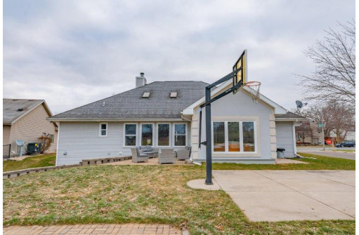 426 Wyalusing Drive, Madison, WI 53718