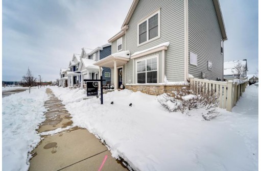 2889 Humes Lane, Fitchburg, WI 53711