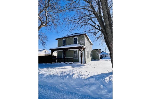 214 E Perry Street, Prairie Du Chien, WI 53821