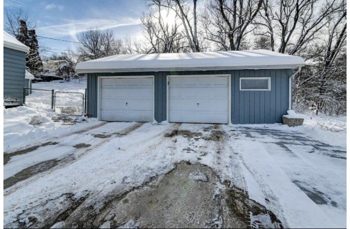 15 Blanchard Street, Edgerton, WI 53534