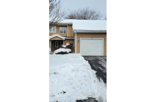 105 Creek Edge Court, Waunakee, WI 53597