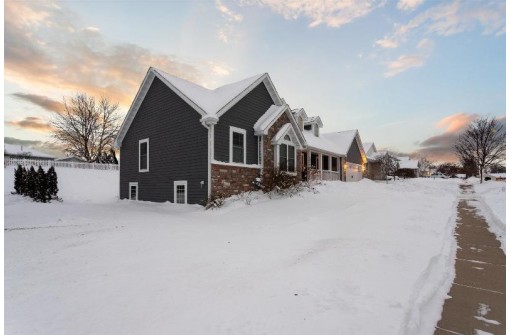 224 Wollet Drive, Fort Atkinson, WI 53538