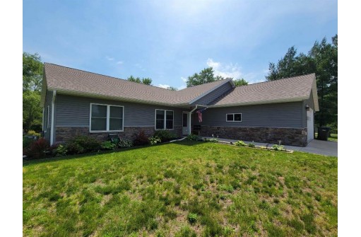 413 Dalogasa Drive, Arena, WI 53503