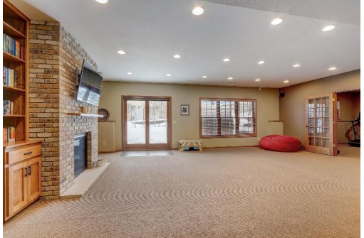 1212 Wenzel Way, Waunakee, WI 53597