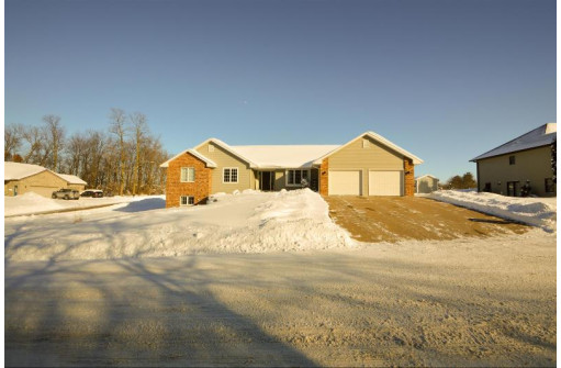 1235 Reddy Drive, Platteville, WI 53818