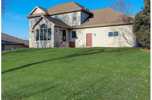 812 Lexington Drive, Waunakee, WI 53597