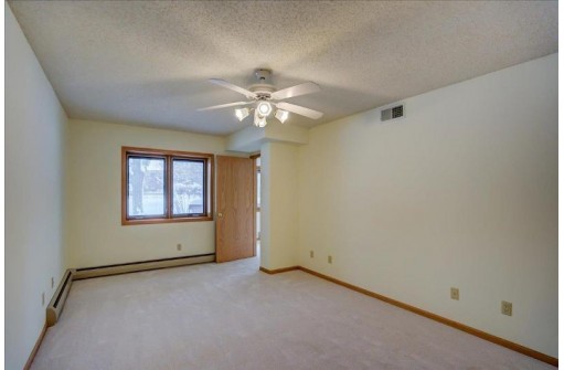 5 Maple Wood Lane 108, Madison, WI 53704