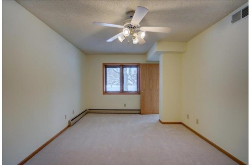 5 Maple Wood Lane 108, Madison, WI 53704