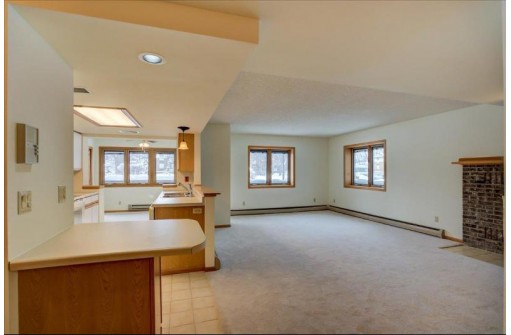 5 Maple Wood Lane 108, Madison, WI 53704