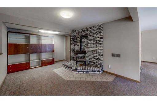 9 N Strathfield Circle, Madison, WI 53717