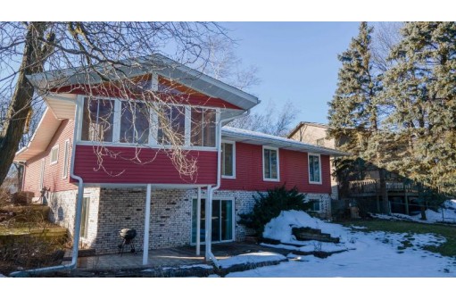 9 N Strathfield Circle, Madison, WI 53717