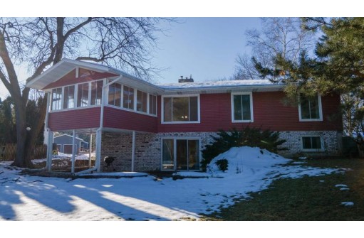 9 N Strathfield Circle, Madison, WI 53717