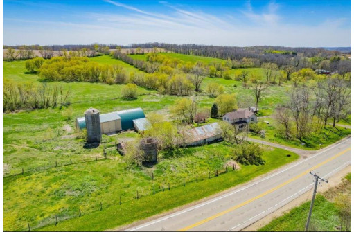 W1235 Highway 92, Brooklyn, WI 53521