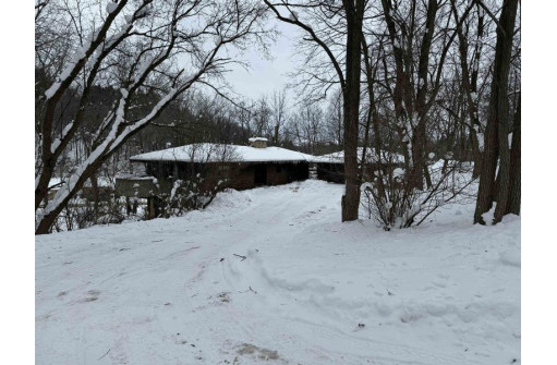 111 Old Darlington Road, Mineral Point, WI 53565