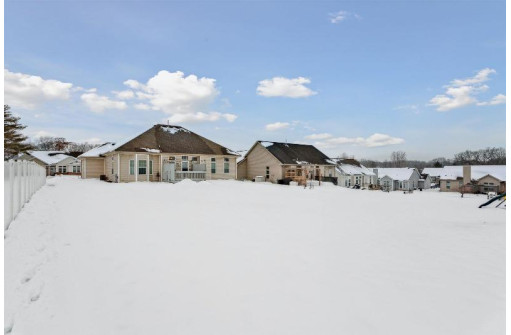 11326 N Crestwood Drive, Edgerton, WI 53534