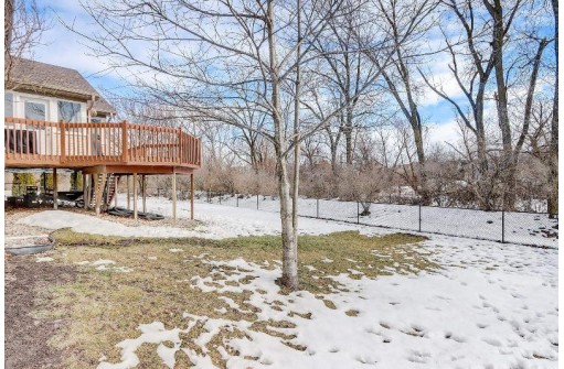 707 Lochmoore Drive, Waunakee, WI 53597