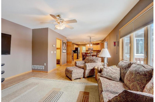 707 Lochmoore Drive, Waunakee, WI 53597