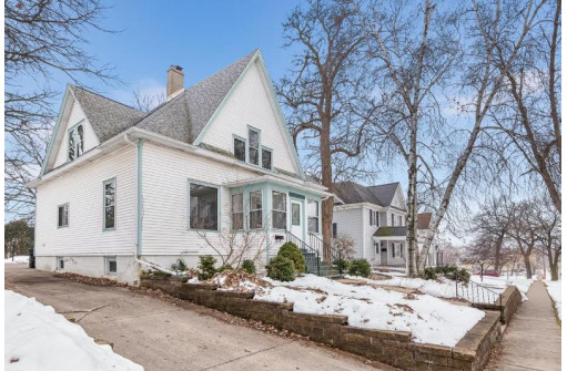 325 E Jackson Street, Ripon, WI 54971