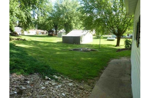 518 Mulberry Drive, Cassville, WI 53806-0000