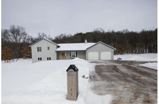 W8246 Norton Road, Mauston, WI 53948