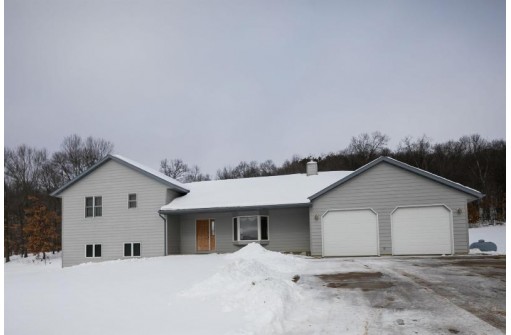 W8246 Norton Road, Mauston, WI 53948