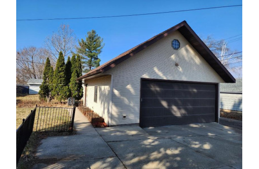 525 W Cook Street, Portage, WI 53901