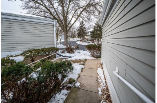 5255 Anna Lane, Middleton, WI 53562