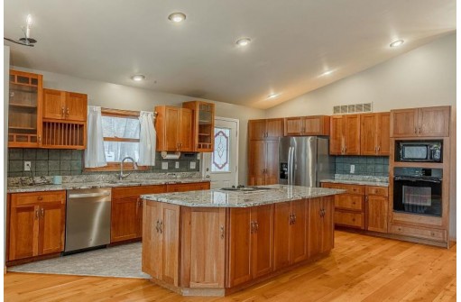 W865 Taylor Trail, Brodhead, WI 53520