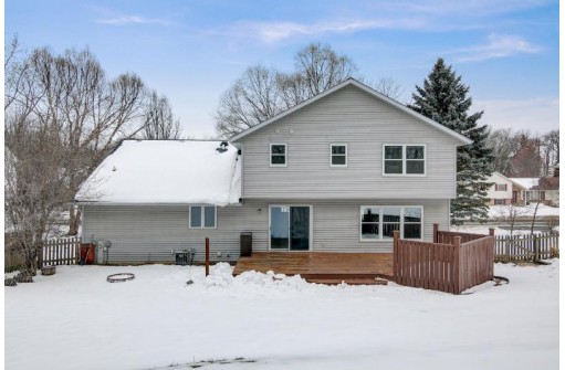 300 Forreston Drive, Cottage Grove, WI 53527