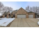 812 Chickadee Drive, Cambridge, WI 53523