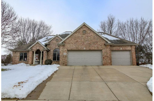 812 Chickadee Drive, Cambridge, WI 53523