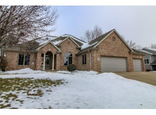 812 Chickadee Drive Cambridge, WI 53523