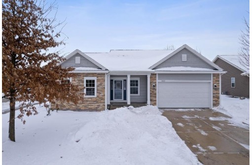 4442 Memorial Circle, Windsor, WI 53598