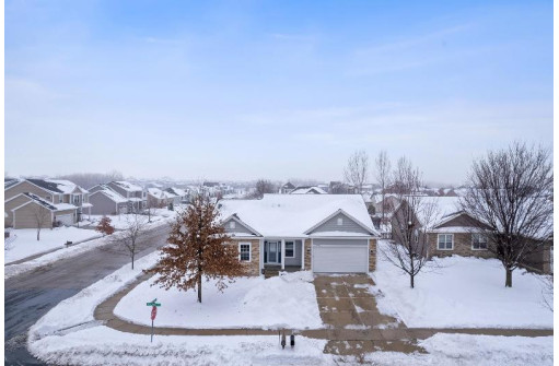 4442 Memorial Circle, Windsor, WI 53598