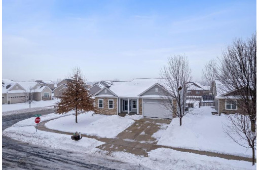 4442 Memorial Circle, Windsor, WI 53598