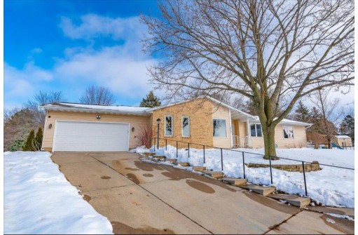 1517 Sunset Court, Middleton, WI 53562